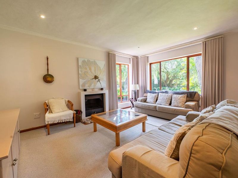 Don't judge the book by it's cover! - Photo 5