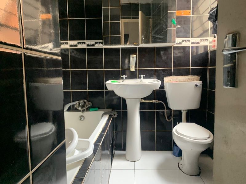 2 bedroom apartment ground floor private garden - Photo 5