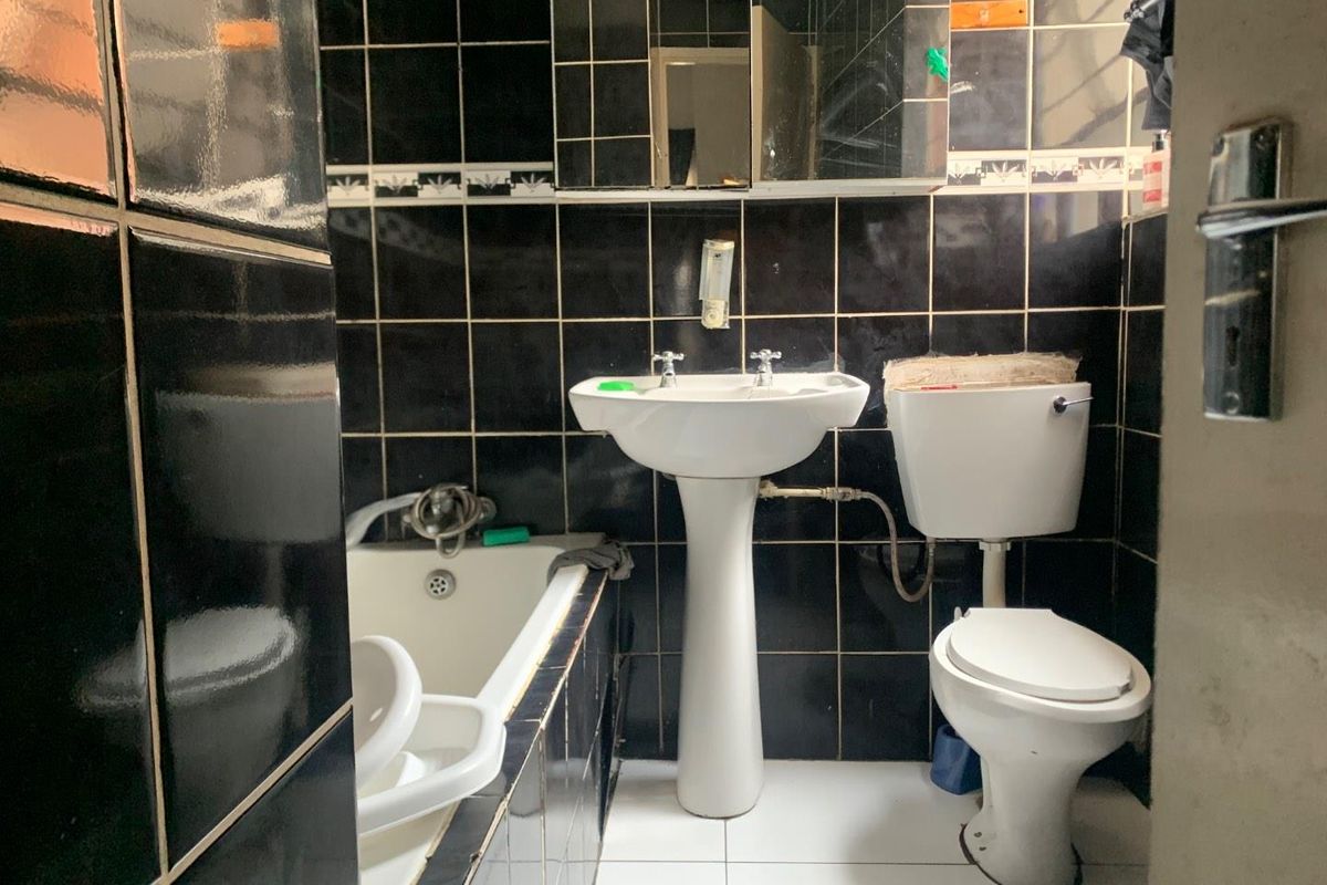 2 bedroom apartment ground floor private garden - Photo 5