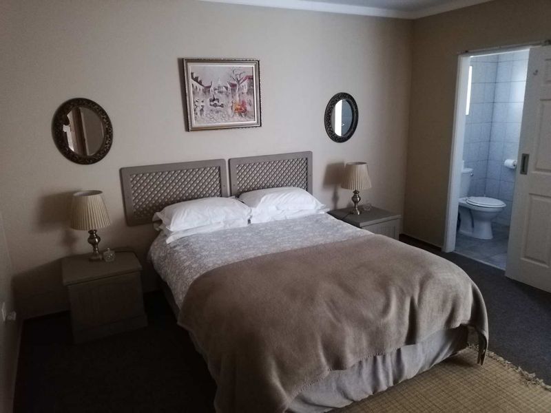Prime Location Panoramic Lagoon view perfect for a Guest House! - Photo 8