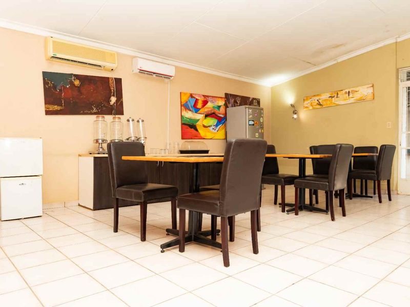 Windhoek Central - 17 bedroom Hotel Fore Sale - Photo 7