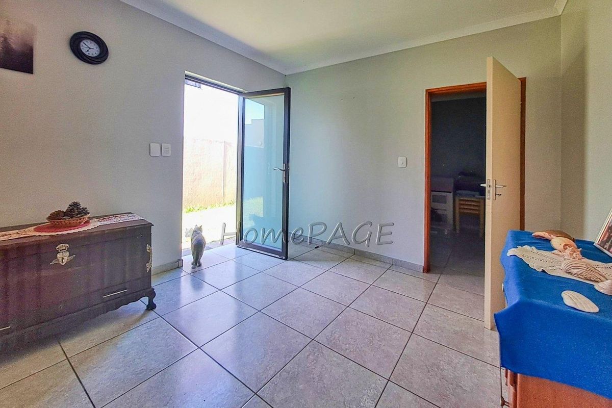 Meersig Ext 2, Walvis Bay:  3 Bedr Double Storey Home is for Sale - Photo 4