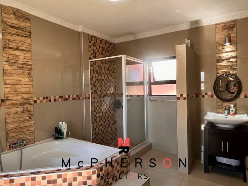 Lovely Family Home For Sale - Photo 10