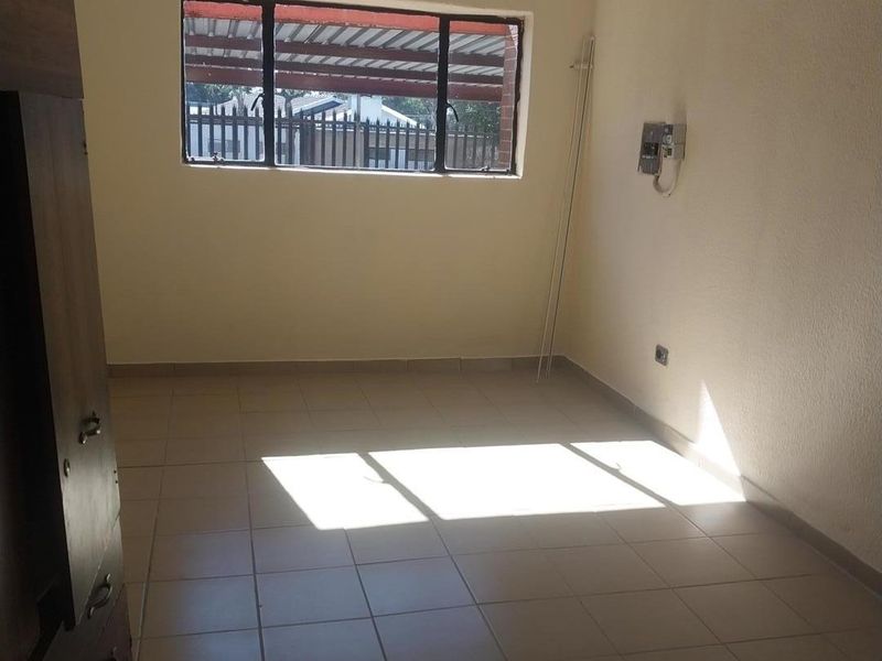 Spacious 1 Bedroom Cottage in Robertsham. - Photo 7