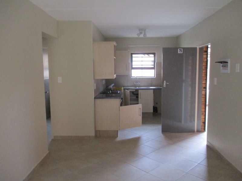 2 BEDROOM FLAT TO RENT IN PHILIP NEL PARK - Photo 8