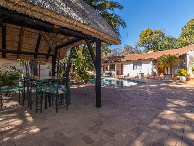 Prime Investment Property with Versatile Potential in a Sought-After Location - Photo 9