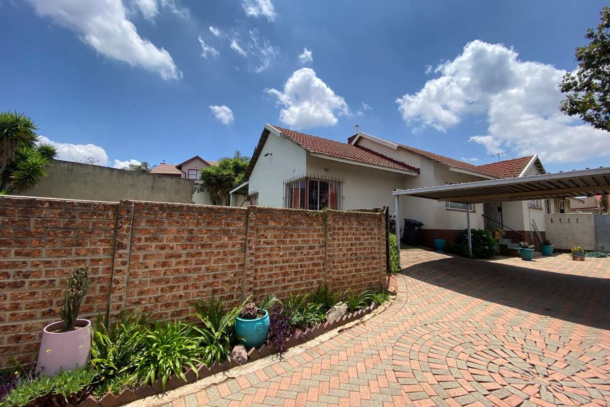 Packed With Potential - 3 Bedrooms Plus Study - Photo 2