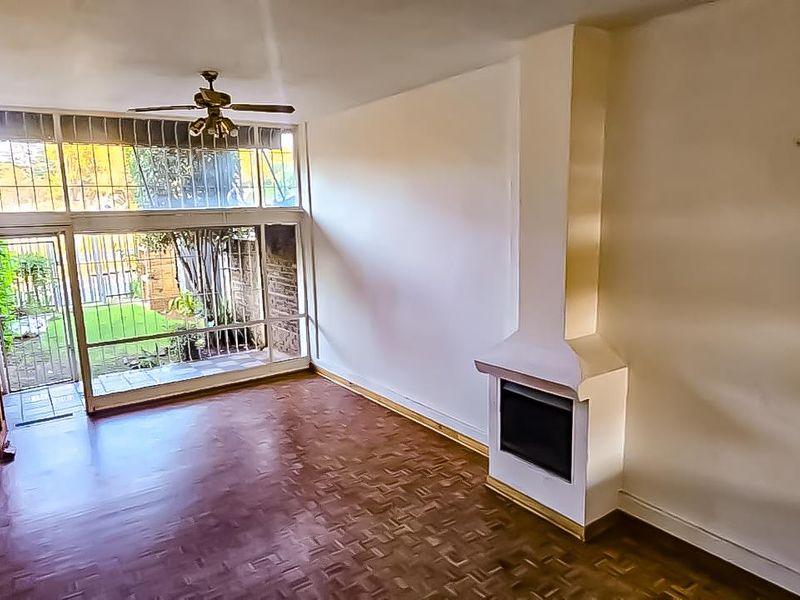 Charming 3-Bedroom Apartment in a Prime Location - Photo 6