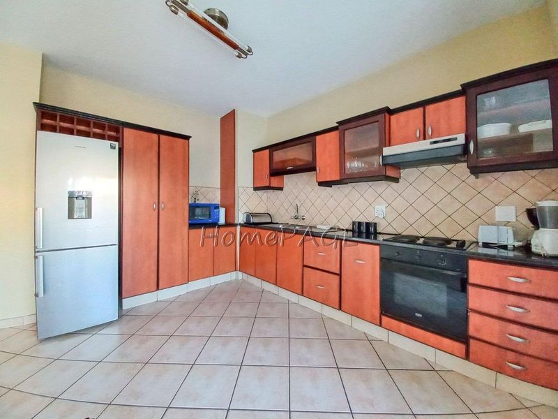 Central, Walvis Bay:  3 Bedr Duplex Unit is for Sale - Photo 8