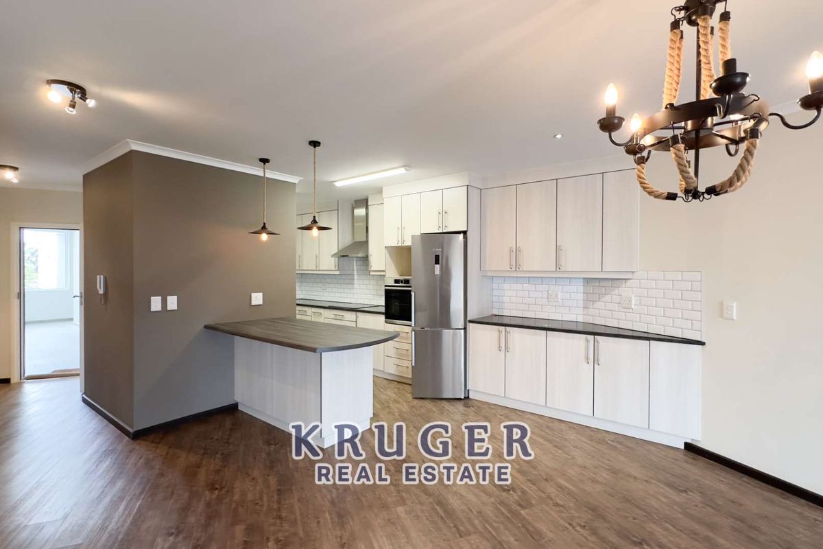 Luxurious 3-Bedroom Apartment with Sea View - Photo 2