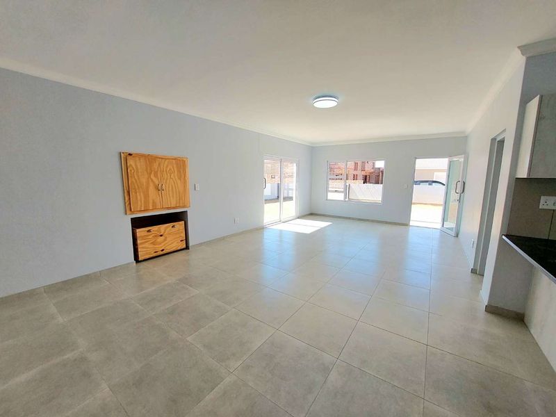 Brand new 3 Bedroom home wih 3 Garages - Photo 4