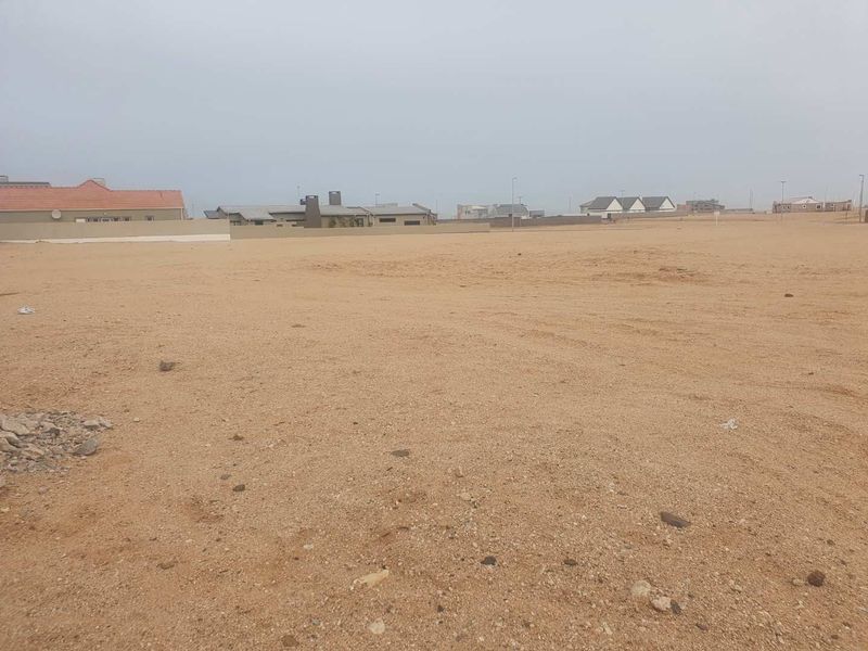 Huge price drop...plans available for a retirement village! - Photo 2