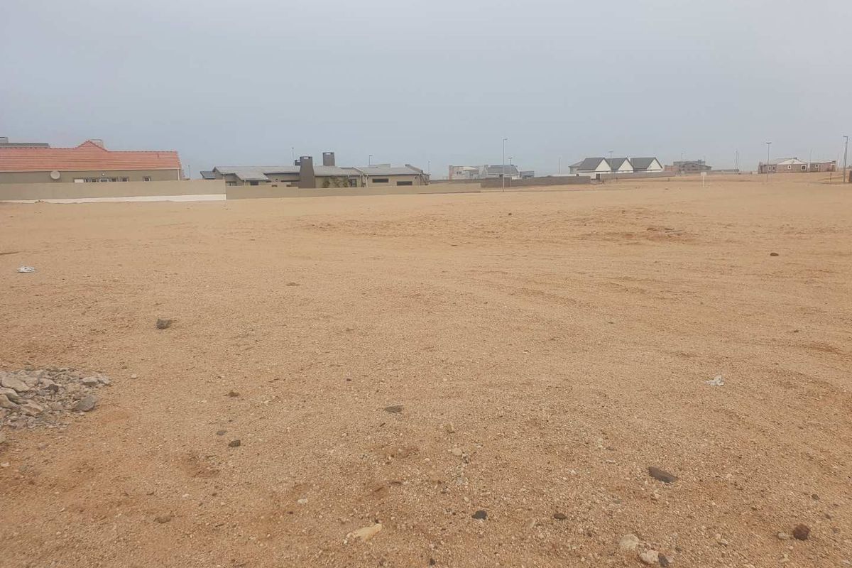 Huge price drop...plans available for a retirement village! - Photo 2