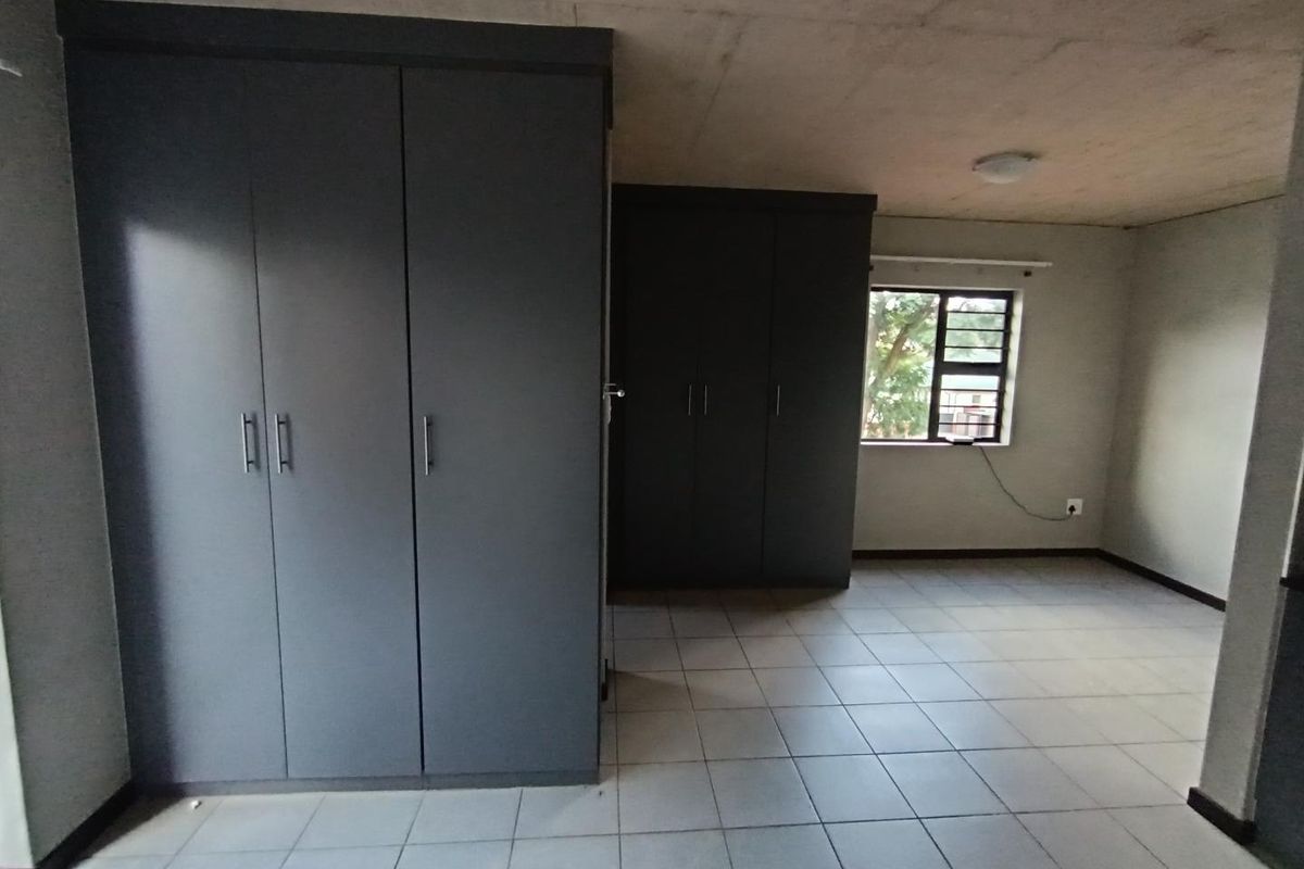 The Block, 1 Bedroom to rent - Photo 3