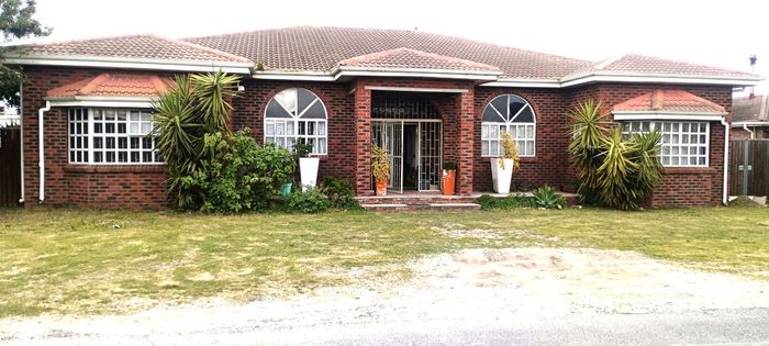 Property #2517232, House For Sale in Zeekoevlei