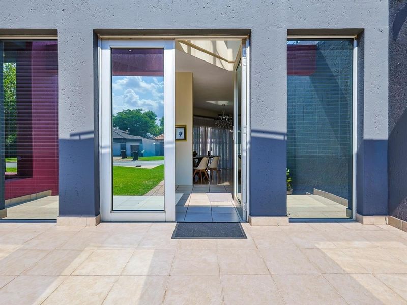 Spacious 4-Bedroom Family Home for Rent - Photo 3