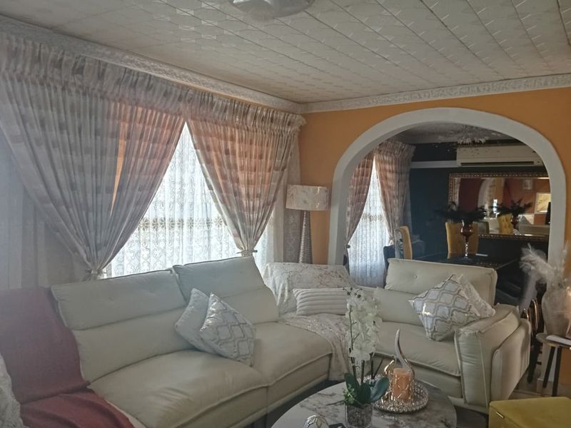 Family Home for sale - Photo 6