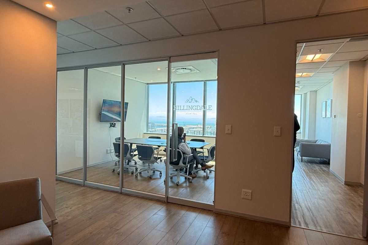 203m2 16th floor office with stunning views to let - Photo 4