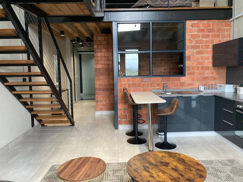 Stylish industrial Loft Apartment / spacious and low Levy - Photo 7