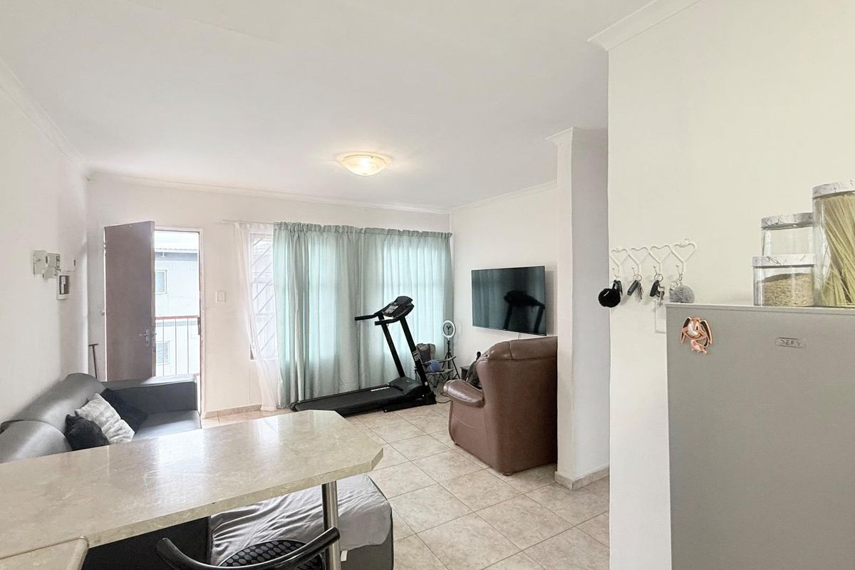 NEAT APARTMENT FOR A STARTER - Photo 5