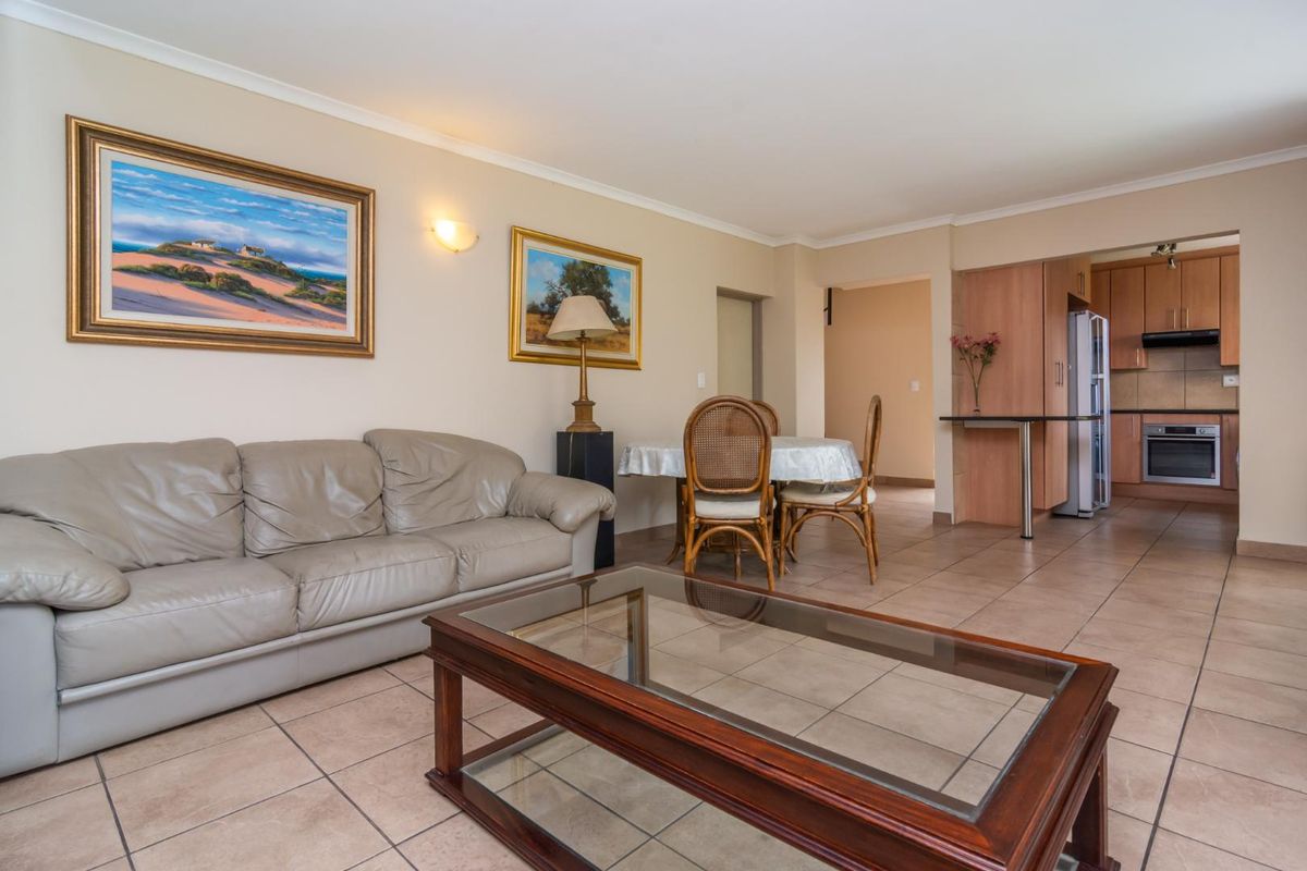 Your Perfect 4-bedroom Family Home in a Secure Complex in Ruimsig Noord - Photo 2