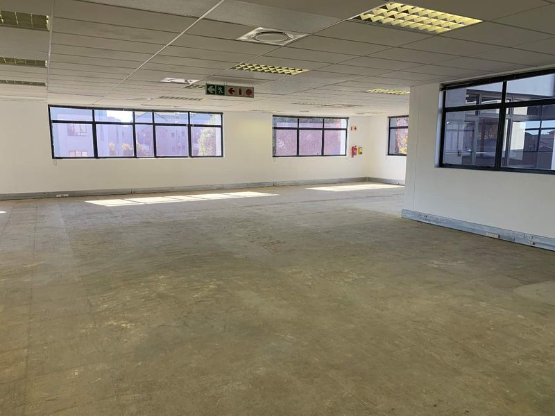 319m2 Ground Floor Office Space To Let at 11 Naivasha Road, Sunninghill - Photo 2