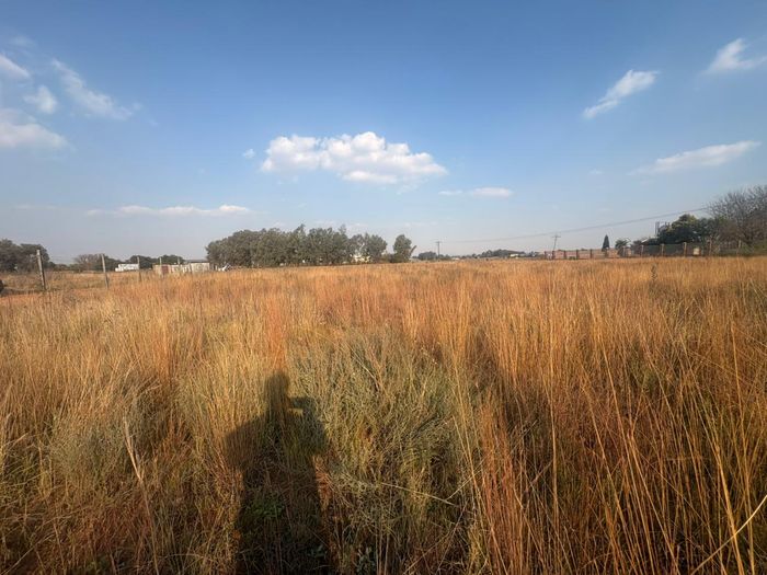 Property #2499976, Vacant Land Residential For Sale in Highbury
