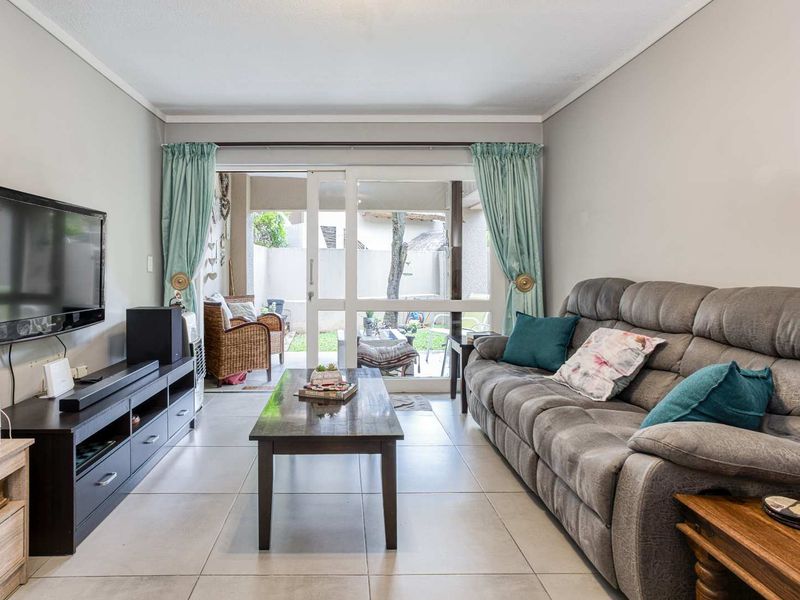 Charming Ground Floor Living with Private Garden in Sibiti Private Estate - Photo 6