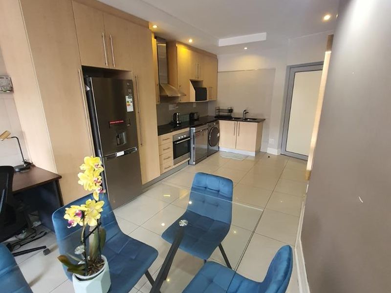 Furnished 2 Bed Apartment for Rent in Sandown - Photo 3