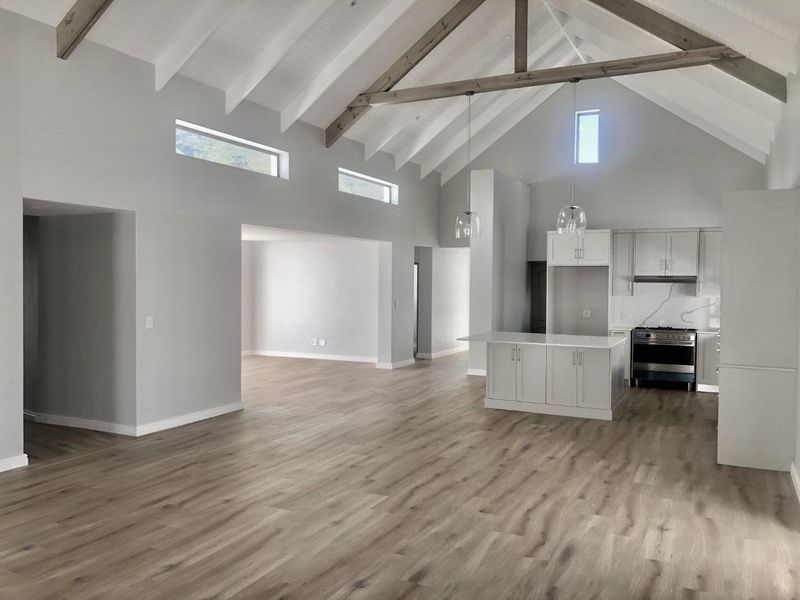 Modern family home for the discerning - Photo 3