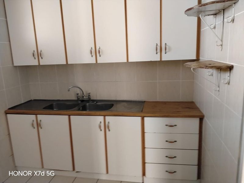 2-Bedroom, 2- bathroom . beautiful views of Moses Madiba stadium - Photo 7