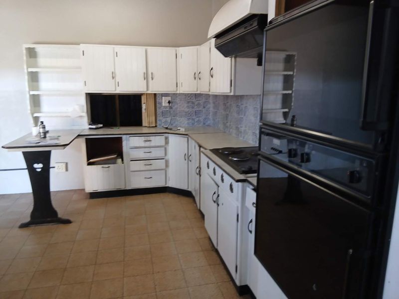 Family Home with Cottage for sale - Photo 7