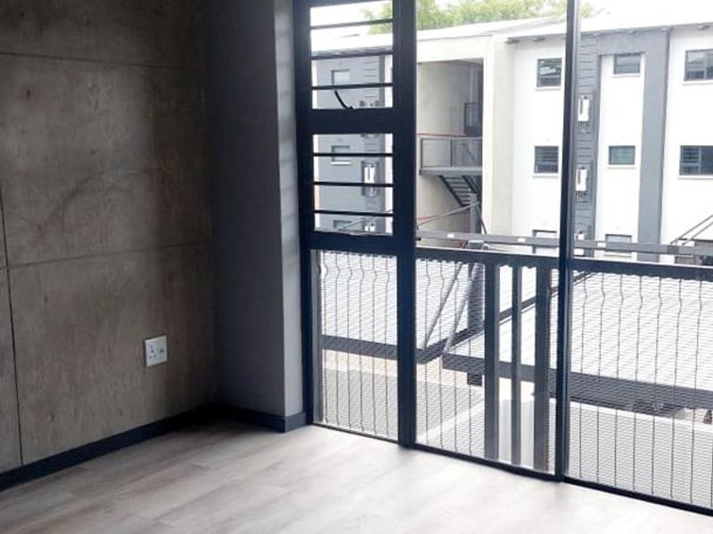 Modern 3 bedroom to let - Photo 7
