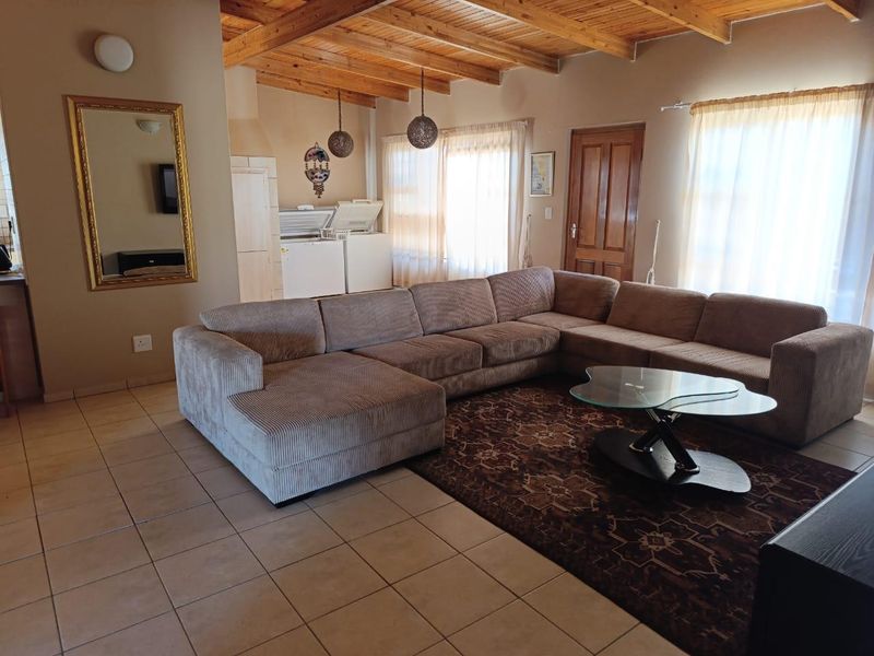 3 BEDROOM WITH 2 BEDROOM FLAT - HENTIESBAY FOR SALE - Photo 4