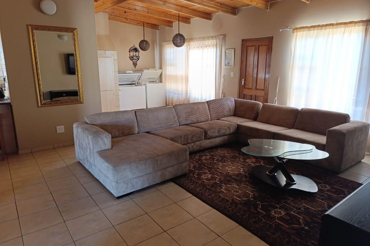 3 BEDROOM WITH 2 BEDROOM FLAT - HENTIESBAY FOR SALE - Photo 4