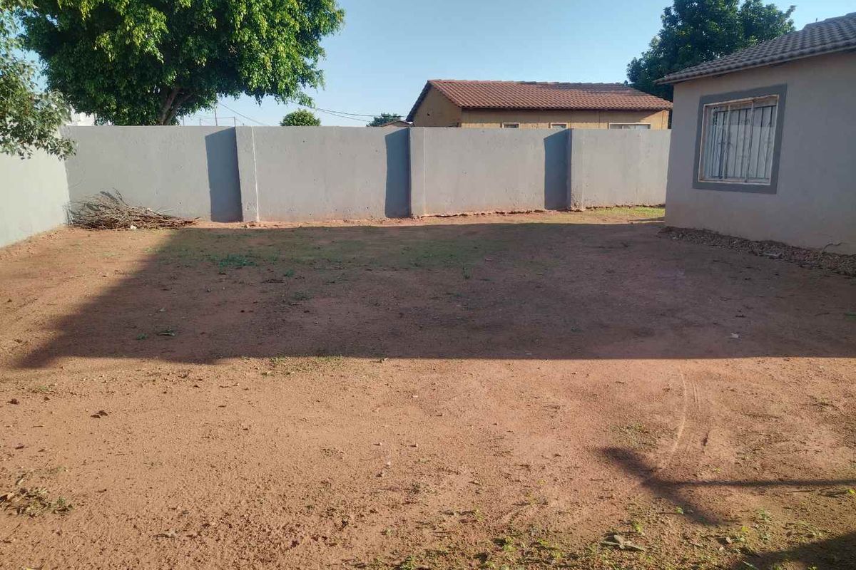 Stunning RDP house to rent in Soshanguve South - Photo 3
