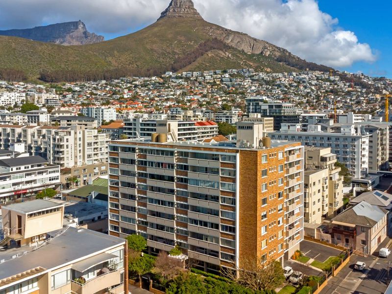 PERFECT LOCATION IN SEA POINT - Photo 3