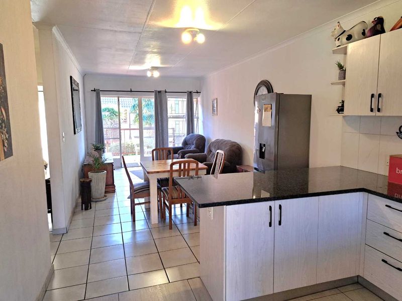 2 Bedroom Apartment for Sale in Ravenswood - Photo 4