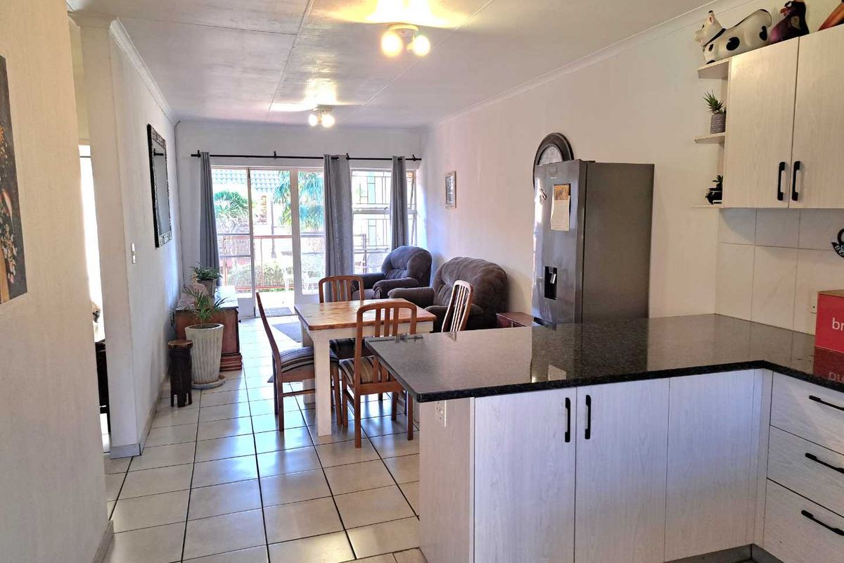 2 Bedroom Apartment for Sale in Ravenswood - Photo 4