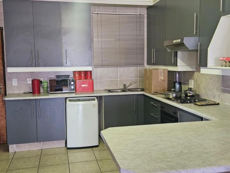 Apartment For Sale in Alberton North, Alberton - Photo 6