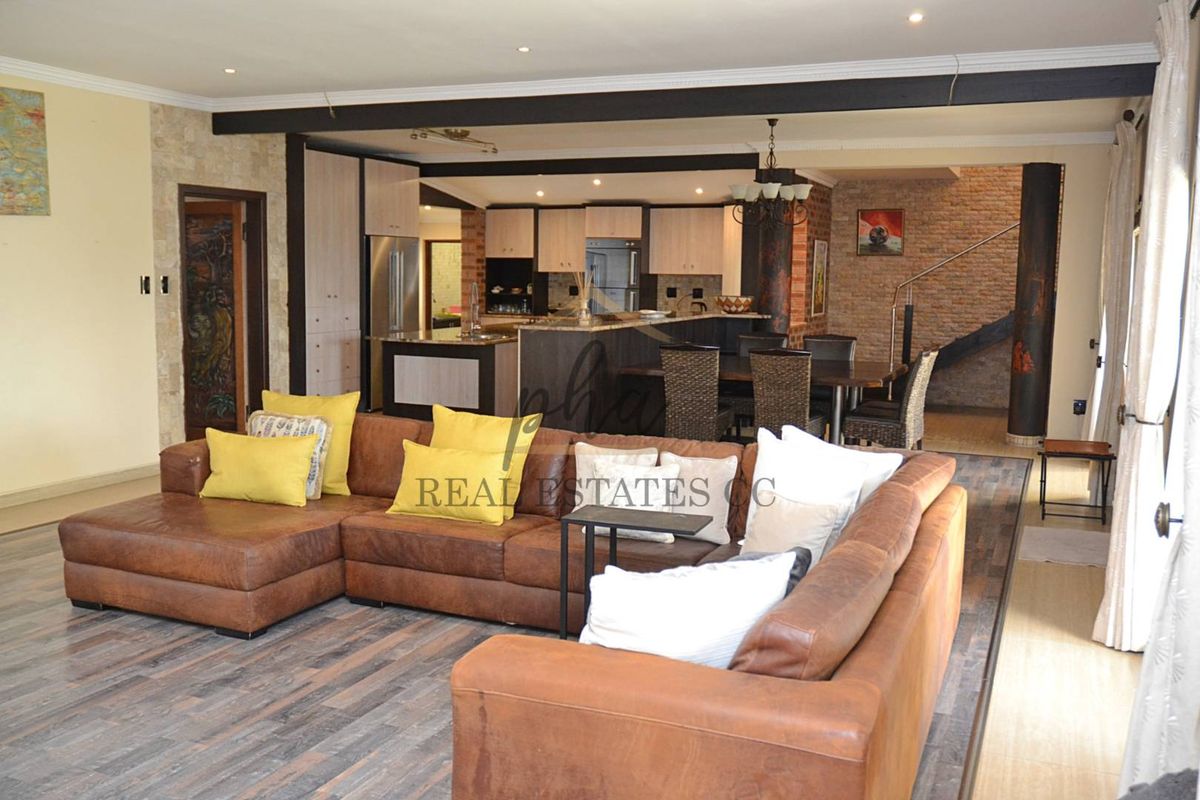 Stunning Four-Bedroom luxurious Home for Sale in Walvis Bay - Photo 3