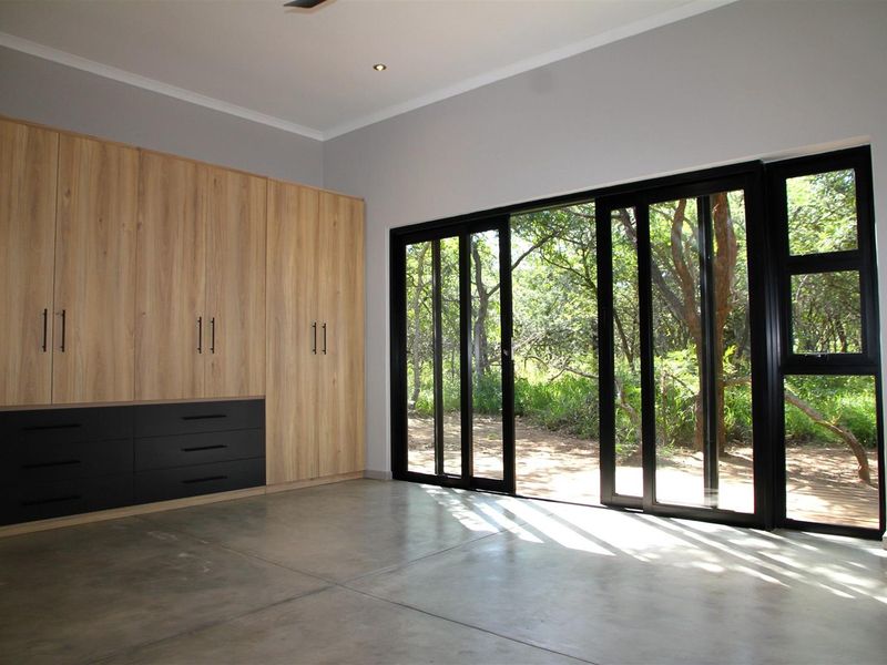 Make a move to the Lowveld bush. - Photo 9