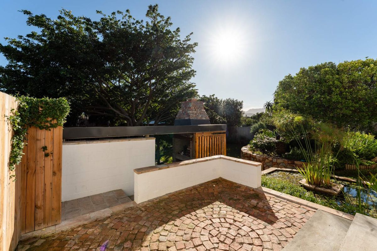 Garden of Eden - 3 Bed, 2 Bath - Photo 3