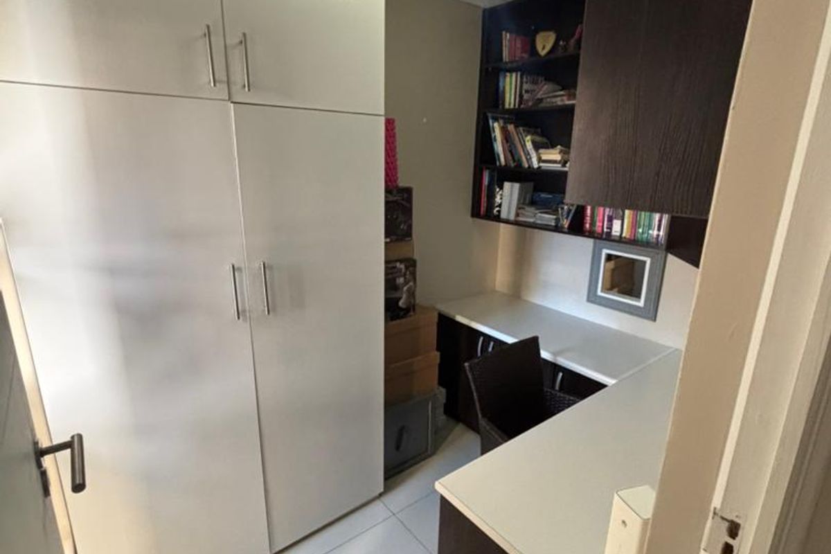 3 Bedroom House For Sale in Kleine Kuppe - Photo 4