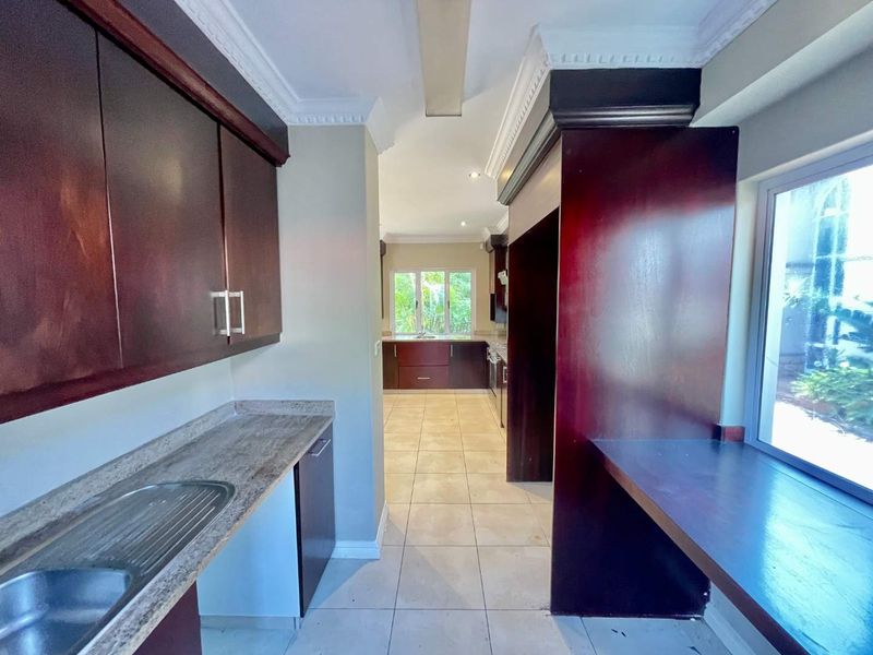 Exclusive Garden Unit in a Premier Estate - Photo 5