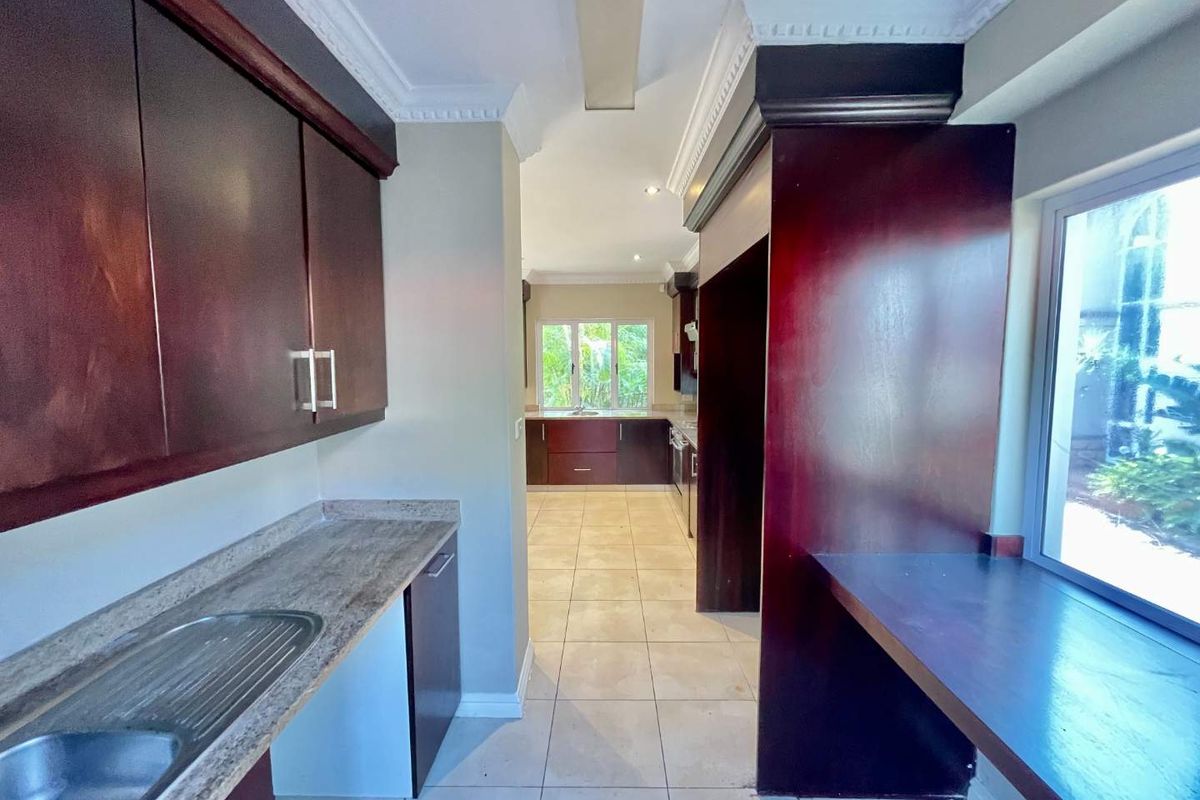 Exclusive Garden Unit in a Premier Estate - Photo 5