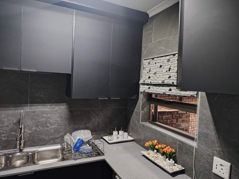 Stunning 4-Bedroom Townhouse in Secure Complex – Benoni Town - Photo 6