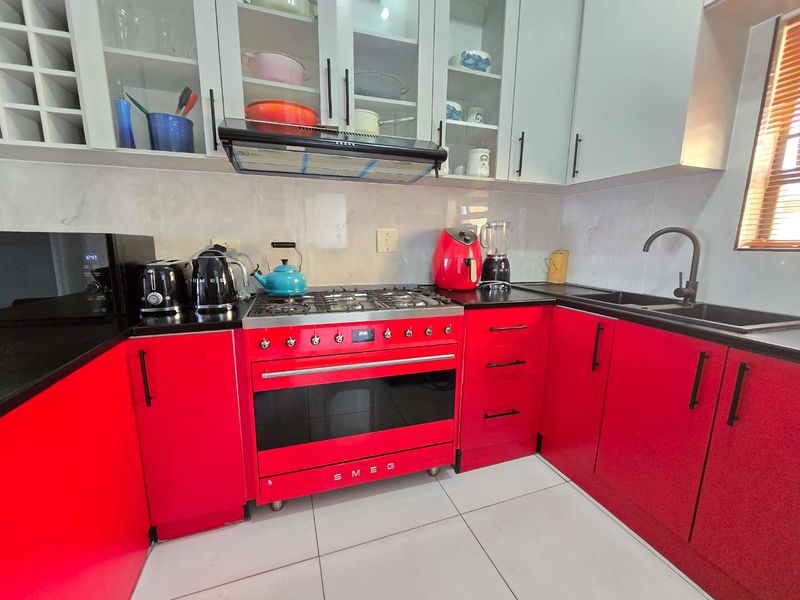 Lock-up-and-Go in the beautiful Brett la Roche - Photo 6