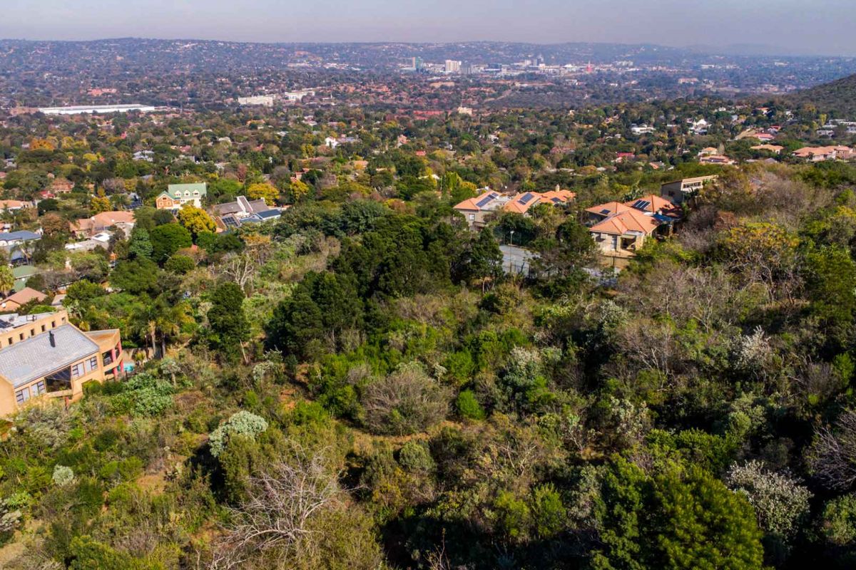 Prime Vacant Stand in Prestigious Estate with Spectacular Views - Photo 4