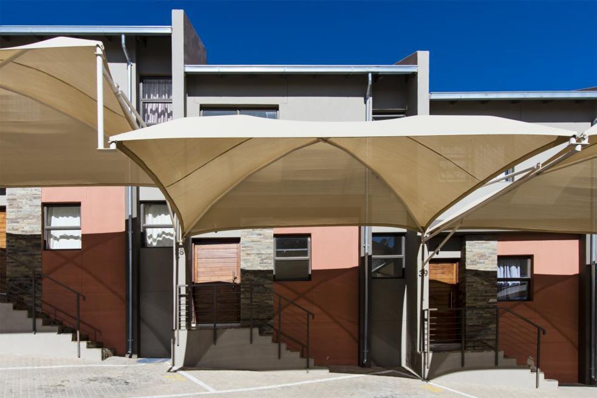 2 Bedroom Duplex Townhouse for Sale: - Inyati Complex, Kleine Kuppe - Photo 5